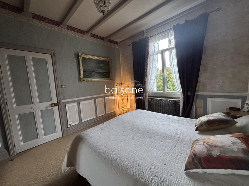 Maison - 180 m² - 8 pièces