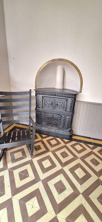 Maison - 1 500 m² - 40 pièces