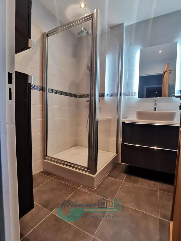 Appartement - 96 m² - 5 pièces