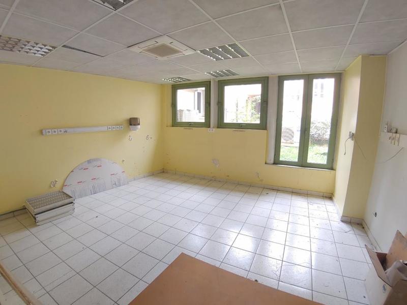 Local commercial - 260 m² - 3 pièces