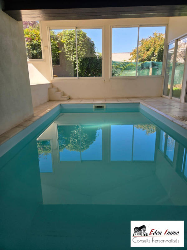 Maison - 256 m² - 10 pièces