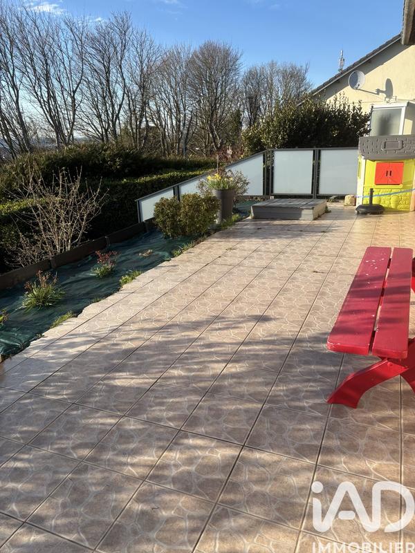 Maison - 90 m² - 5 pièces