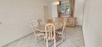 Demeure - 241 m² - 8 pièces