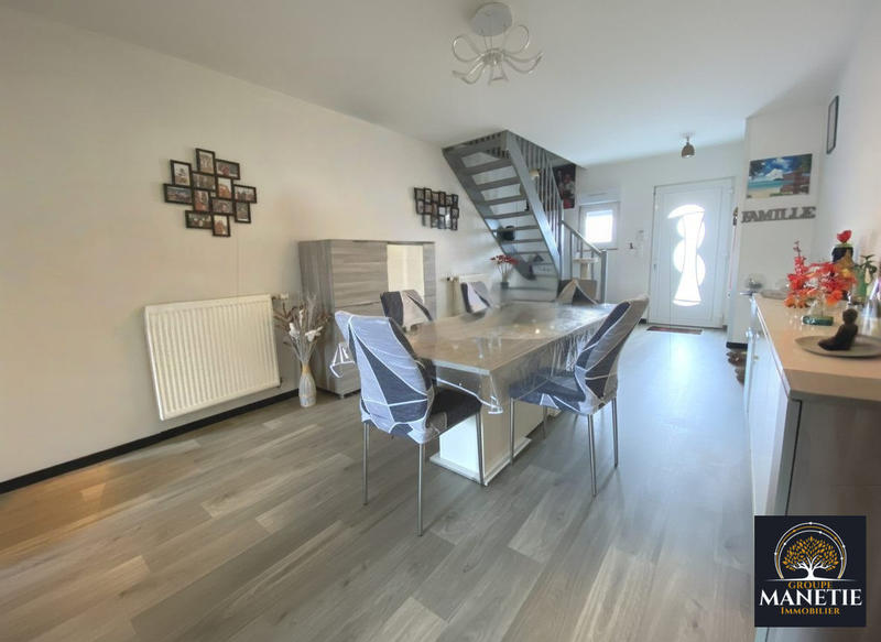 Maison - 99 m² - 5 pièces