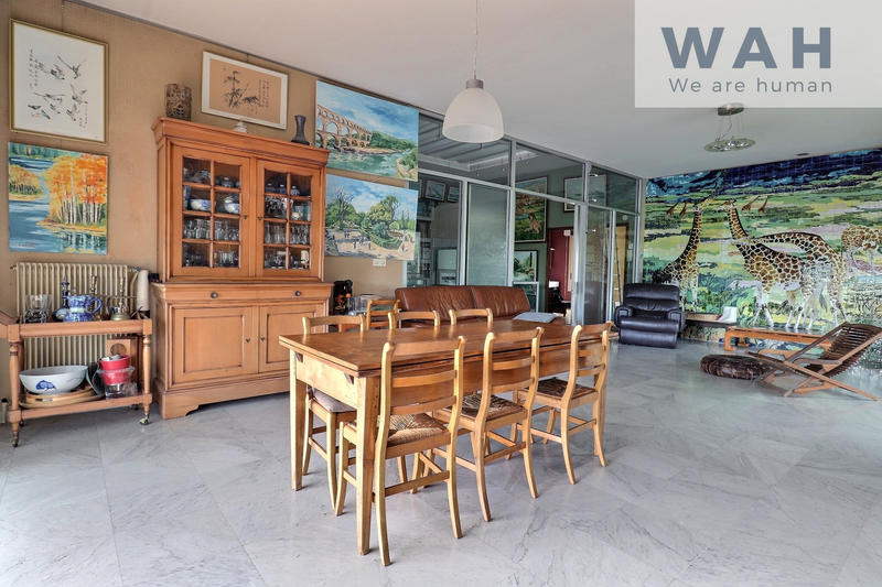 Maison - 280 m² - 11 pièces