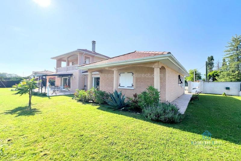 Maison traditionnelle - 170 m² - 6 pièces