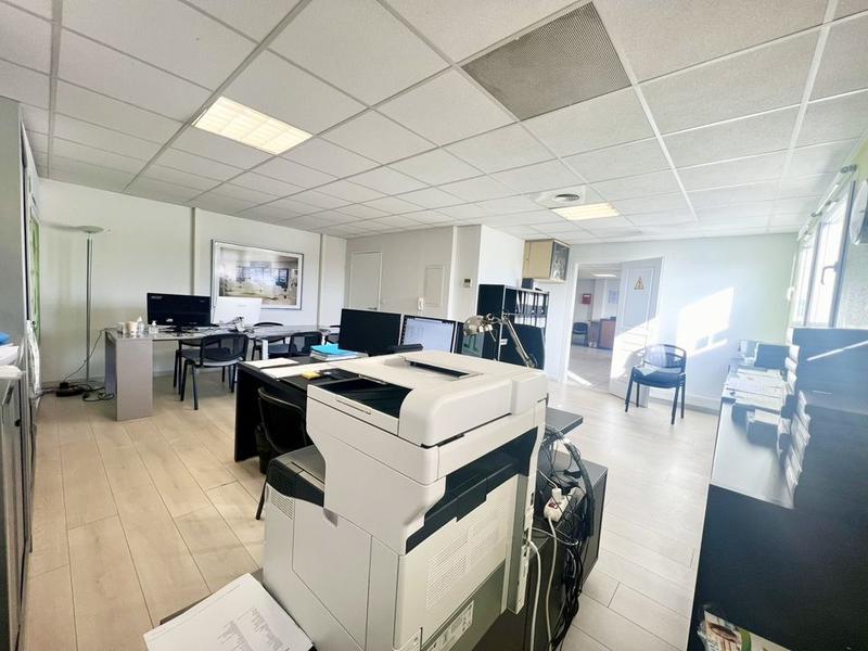 Bureau - 73 m² - 2 pièces