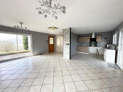 Maison - 104 m² - 5 pièces