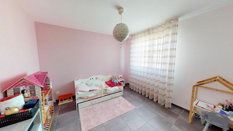 Maison - 102 m² - 5 pièces