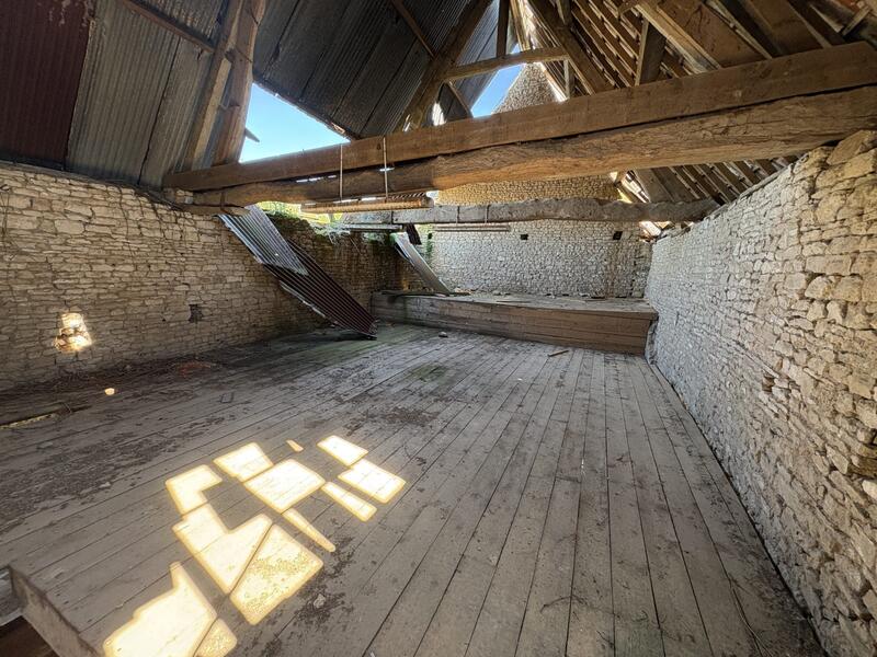 Maison - 140 m² - 1 pièce