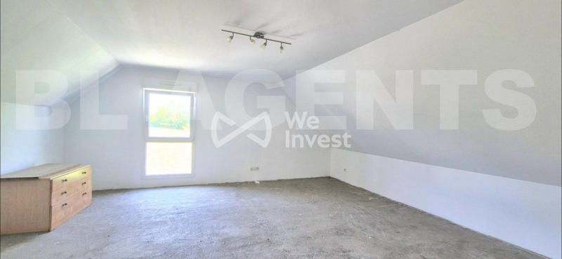 Maison - 222 m² - 8 pièces