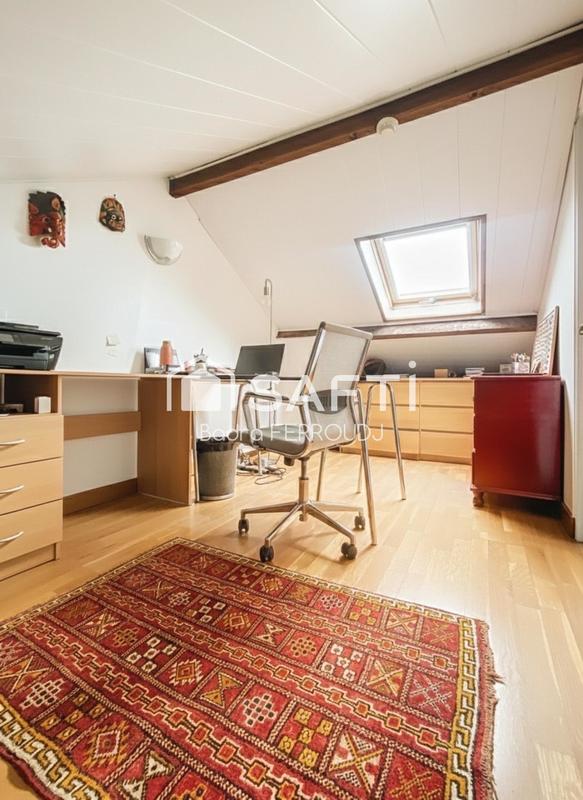 Maison - 121 m² - 6 pièces