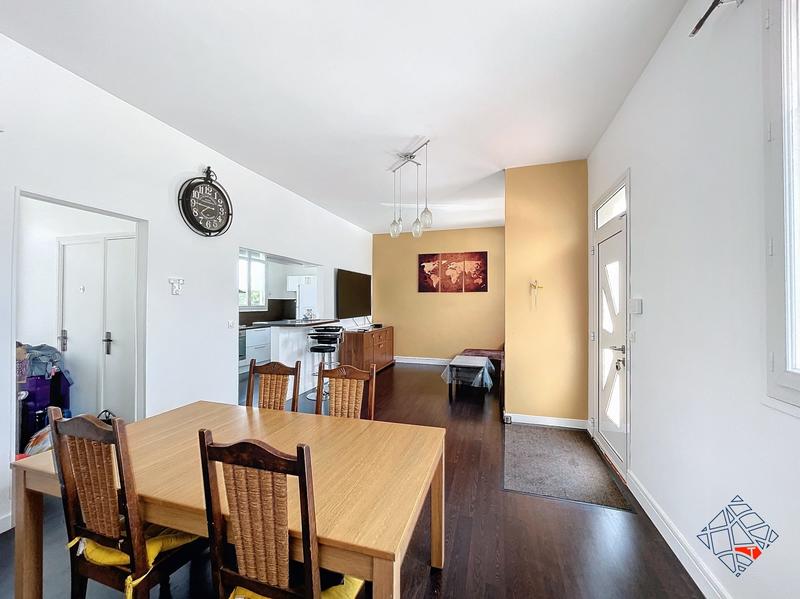 Maison - 91 m² - 5 pièces