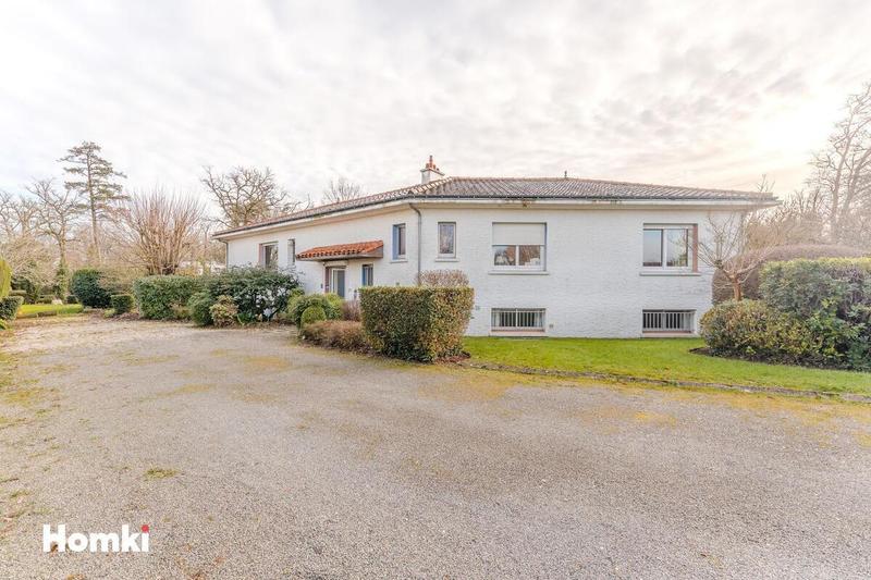 Maison - 218 m² - 7 pièces