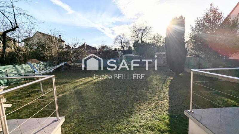 Maison - 221 m² - 8 pièces