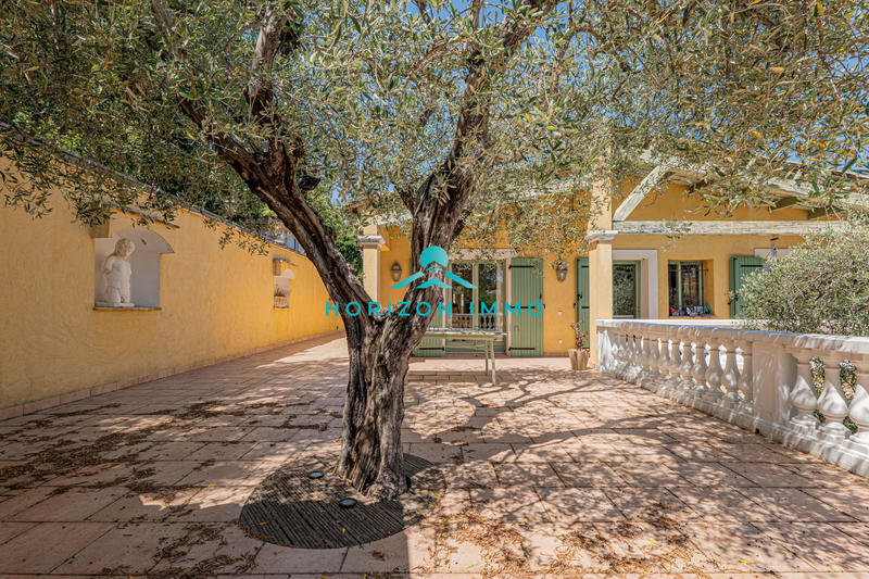 Maison traditionnelle - 161 m² - 5 pièces