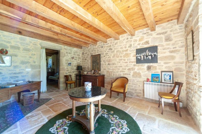 Propriété - 275 m² - 10 pièces