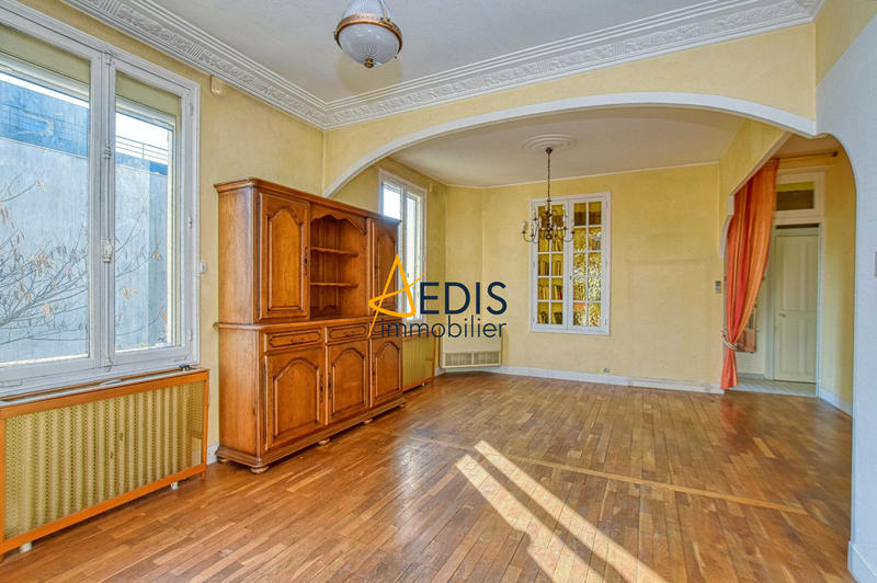 Maison - 172 m² - 8 pièces