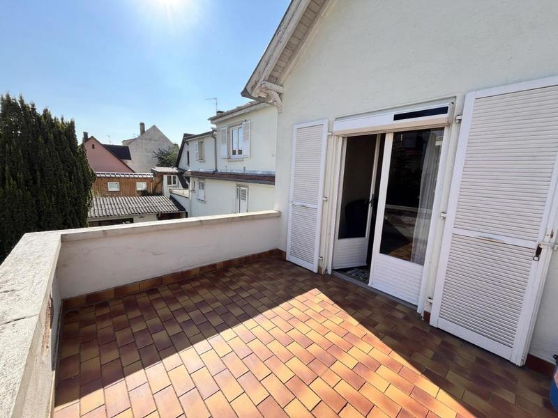 Maison - 92 m² - 5 pièces