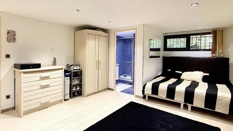 Maison - 353 m² - 7 pièces