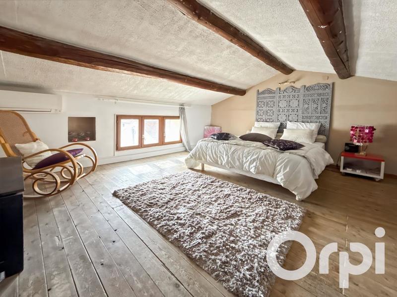 Maison - 177 m² - 5 pièces