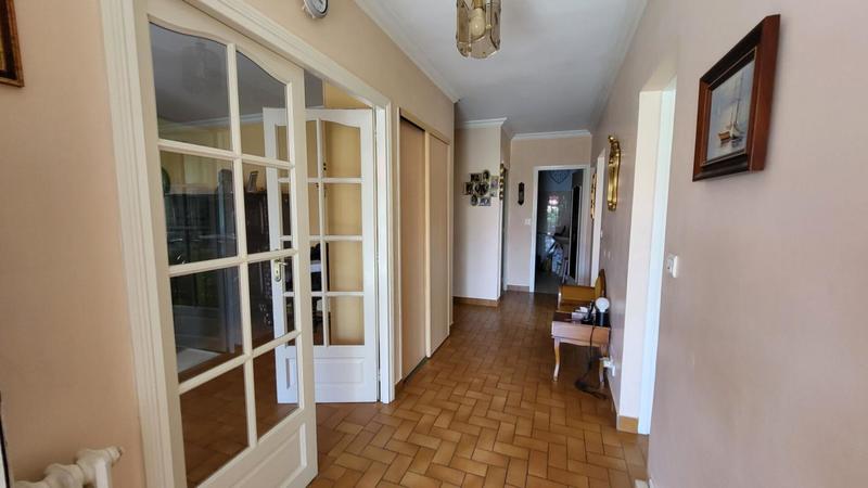 Maison - 210 m² - 6 pièces