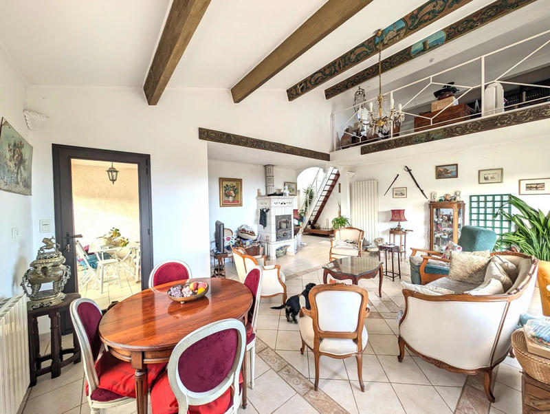 Villa - 220 m² - 7 pièces