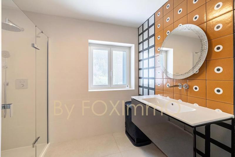 Villa - 214 m² - 6 pièces