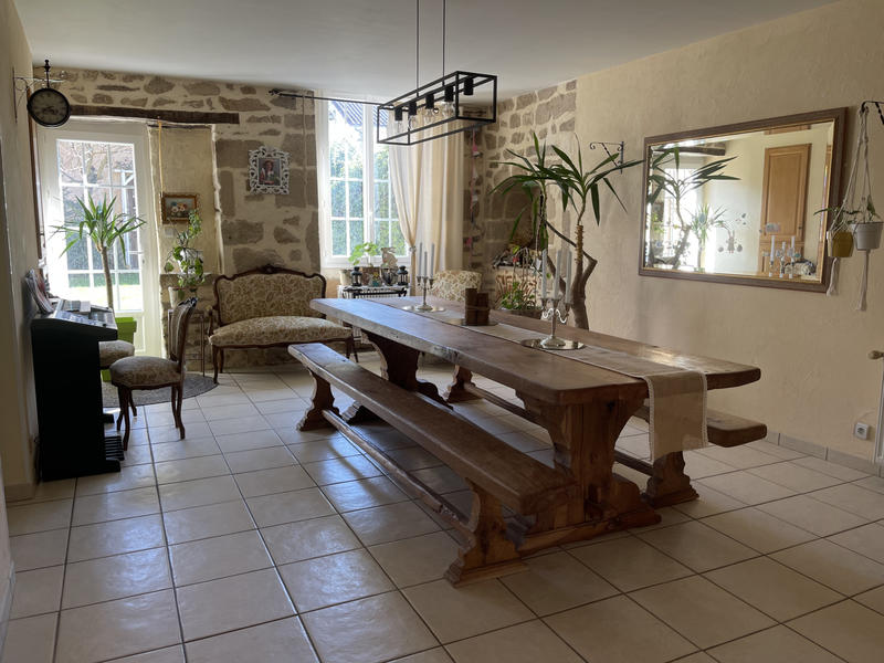 Maison - 228 m² - 7 pièces