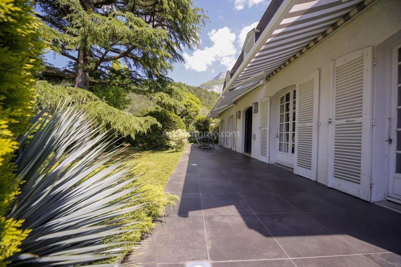 Maison - 189 m² - 7 pièces