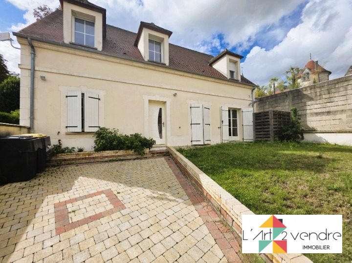 Maison traditionnelle - 148 m² - 6 pièces