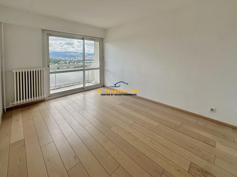 Appartement - 79 m² - 4 pièces