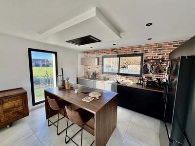 Maison - 110 m² - 4 pièces