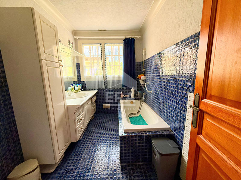 Maison - 147 m² - 5 pièces