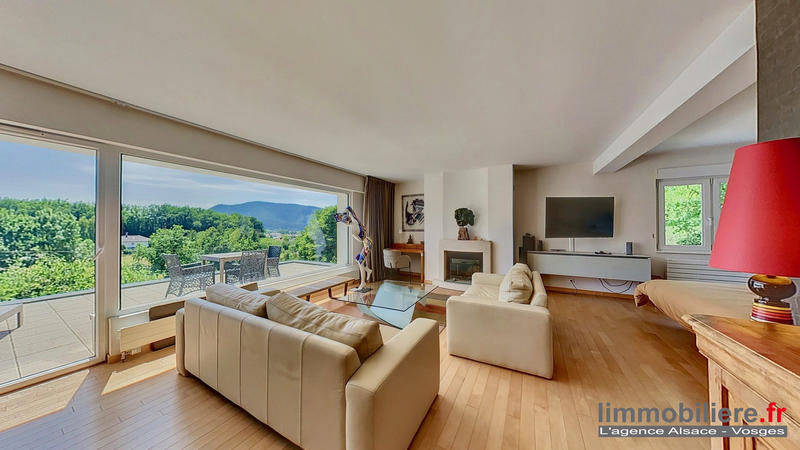 Maison contemporaine - 270 m² - 5 pièces