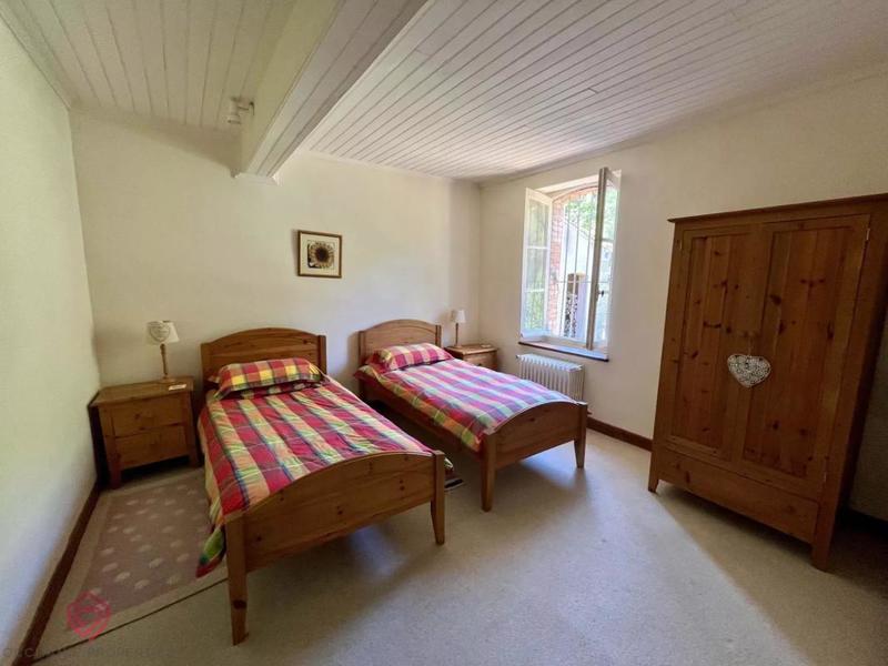 Propriété - 420 m² - 12 pièces