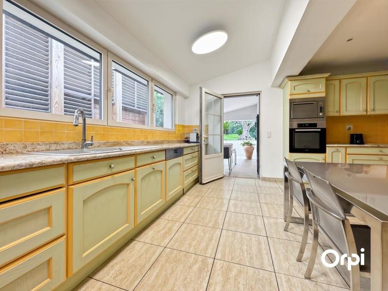 Villa - 180 m² - 4 pièces