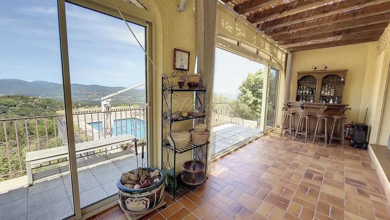 Maison - 210 m² - 7 pièces