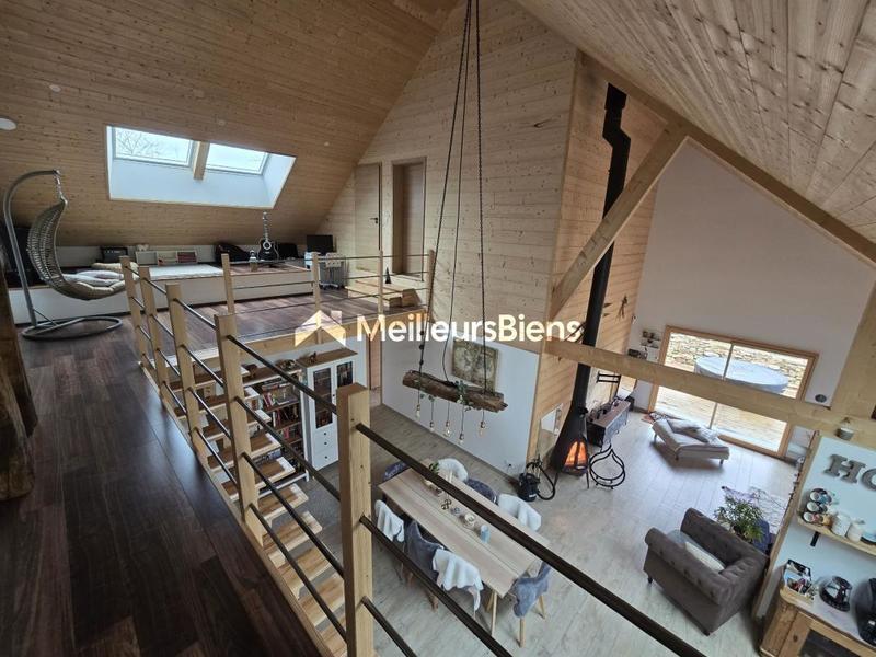 Maison - 228 m² - 8 pièces