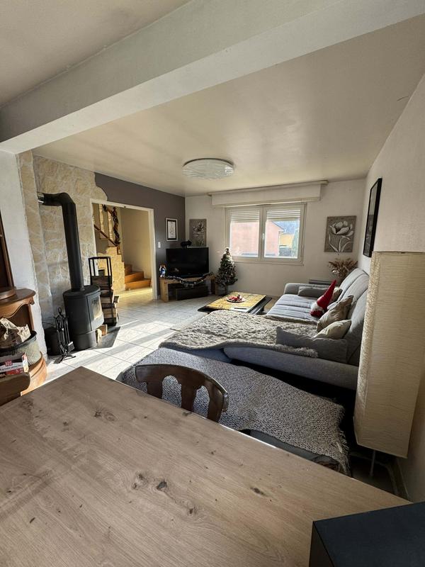 Maison - 90 m² - 5 pièces