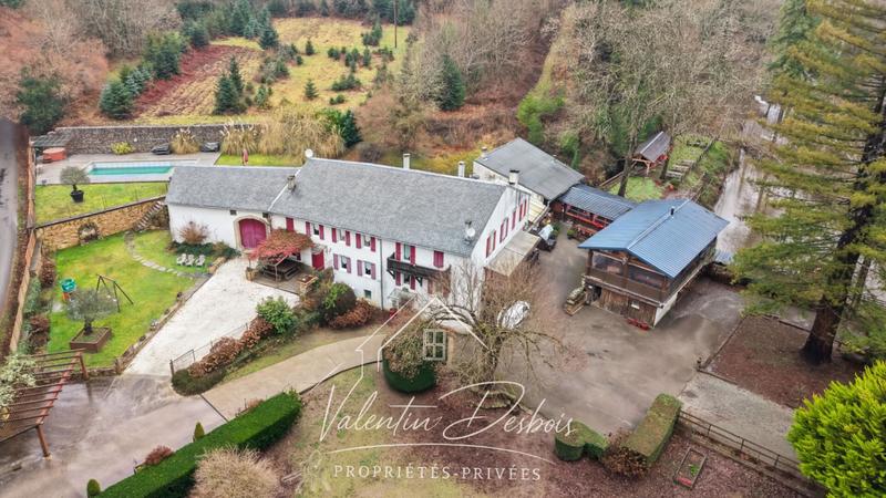 Propriété - 490 m² - 11 pièces