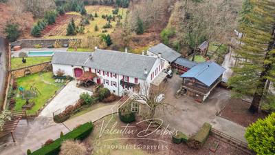 Propriété - 490 m² - 10 pièces