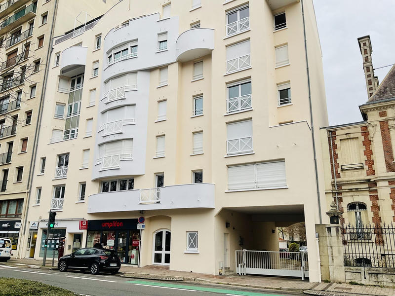 Appartement - 96 m² - 5 pièces