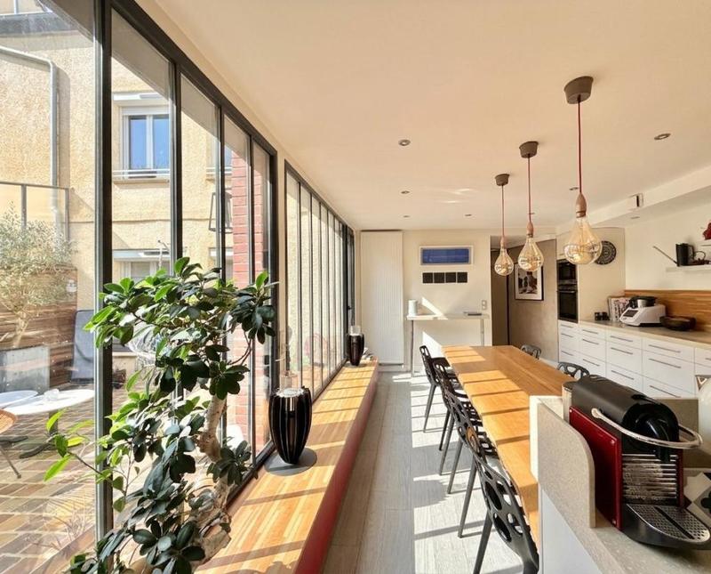 Maison de ville - 236 m² - 9 pièces