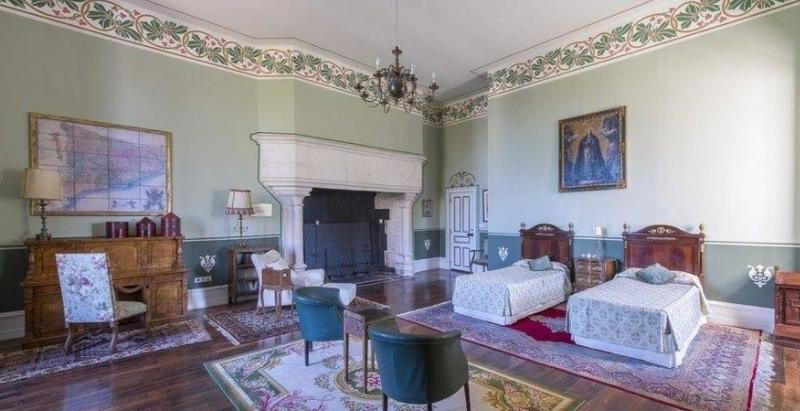 Manoir - 1 500 m² - 25 pièces