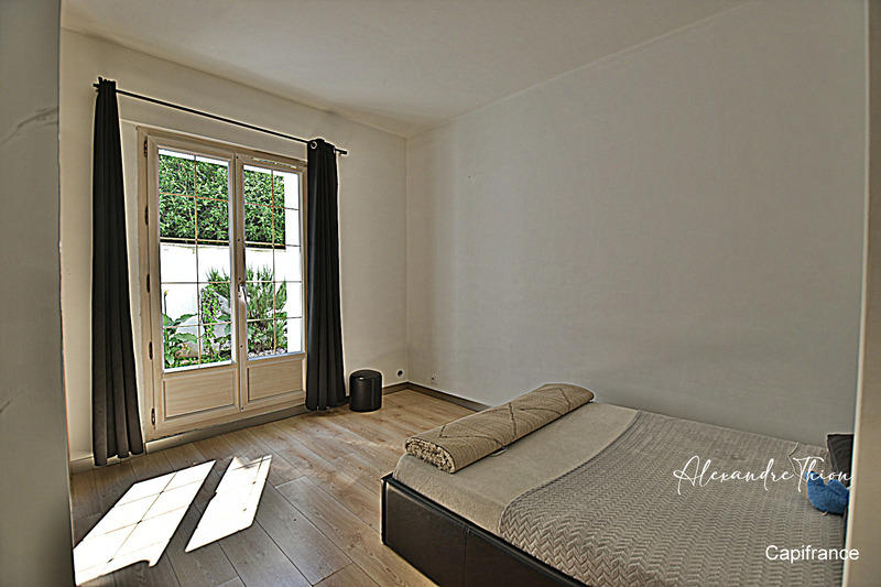 Maison - 288 m² - 12 pièces