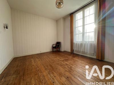Maison - 186 m² - 8 pièces