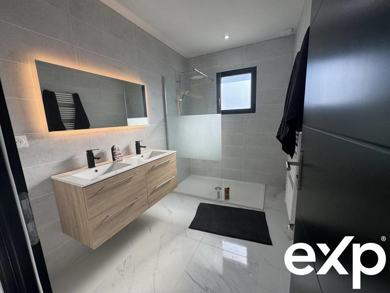 Maison - 98 m² - 4 pièces