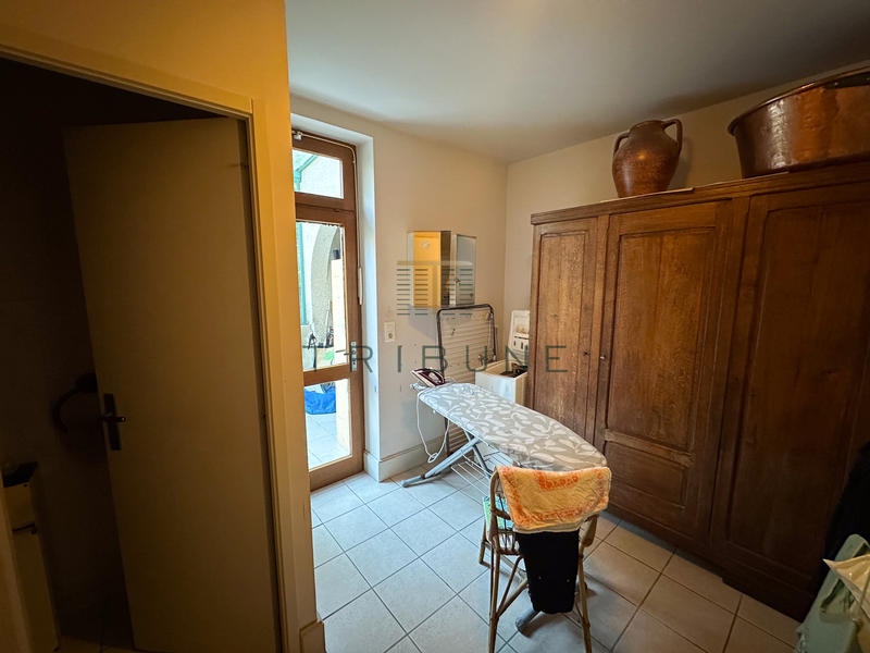 Maison - 203 m² - 6 pièces