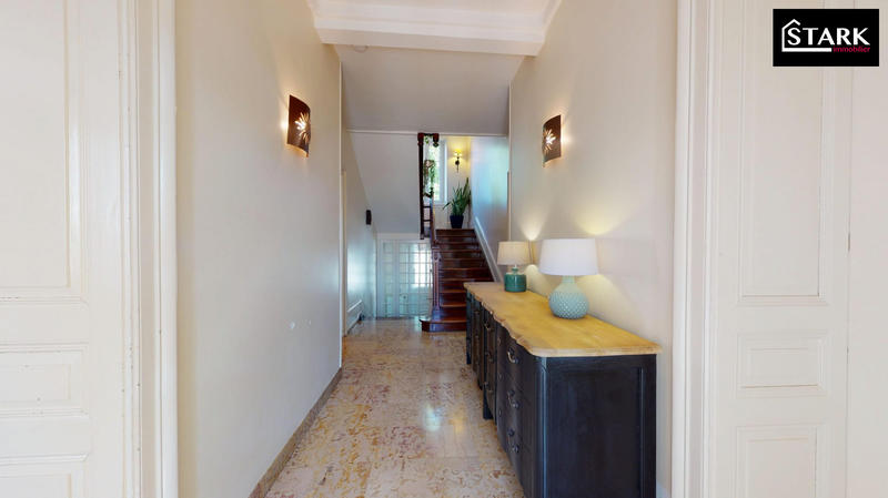 Maison - 209 m² - 7 pièces